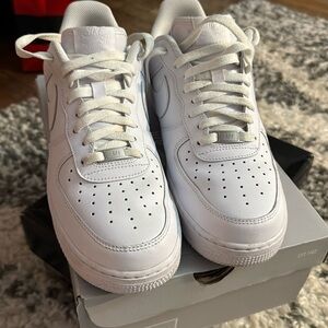 White Nike Air Force 1 low